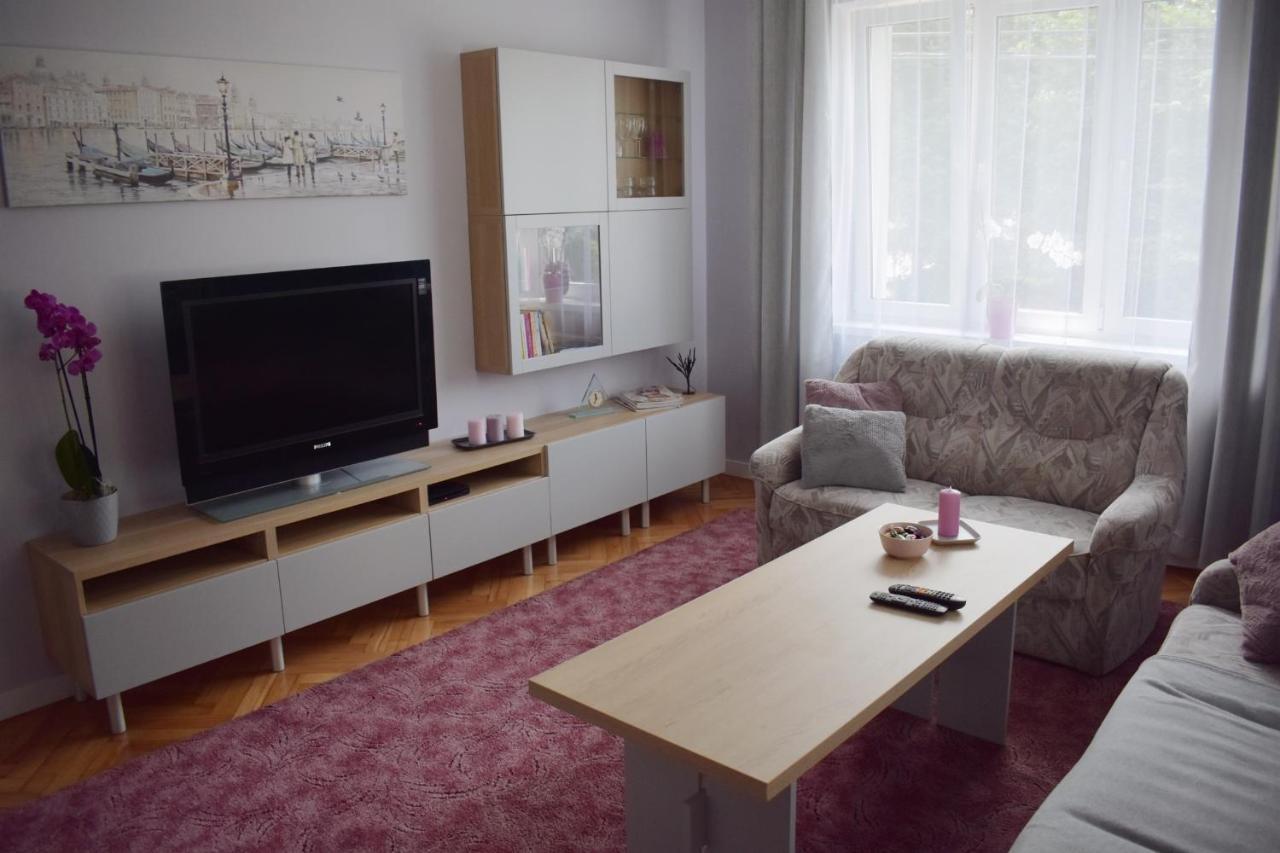 Cozy Apartment In Тарнов Екстериор снимка